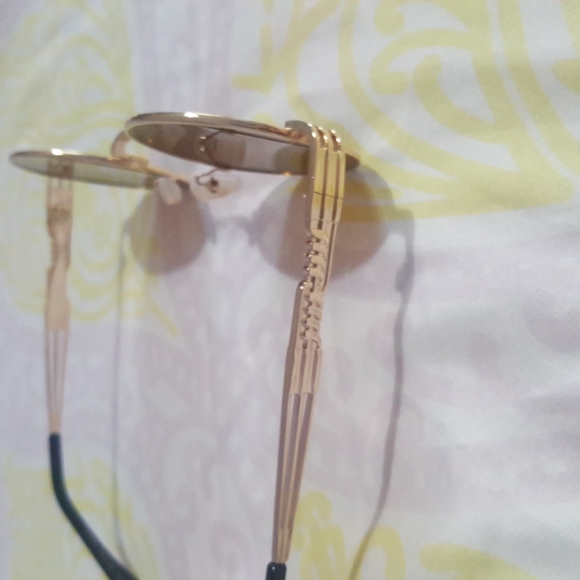 Sunglasses - Picture 6 of 11